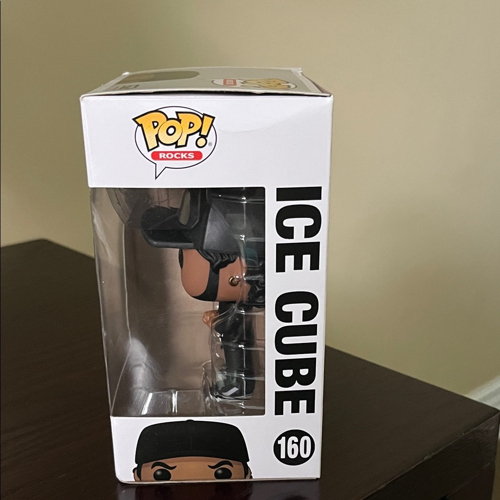 Funko Pop! Rocks Ice Cube in Black Outfit - Picture 3 of 8